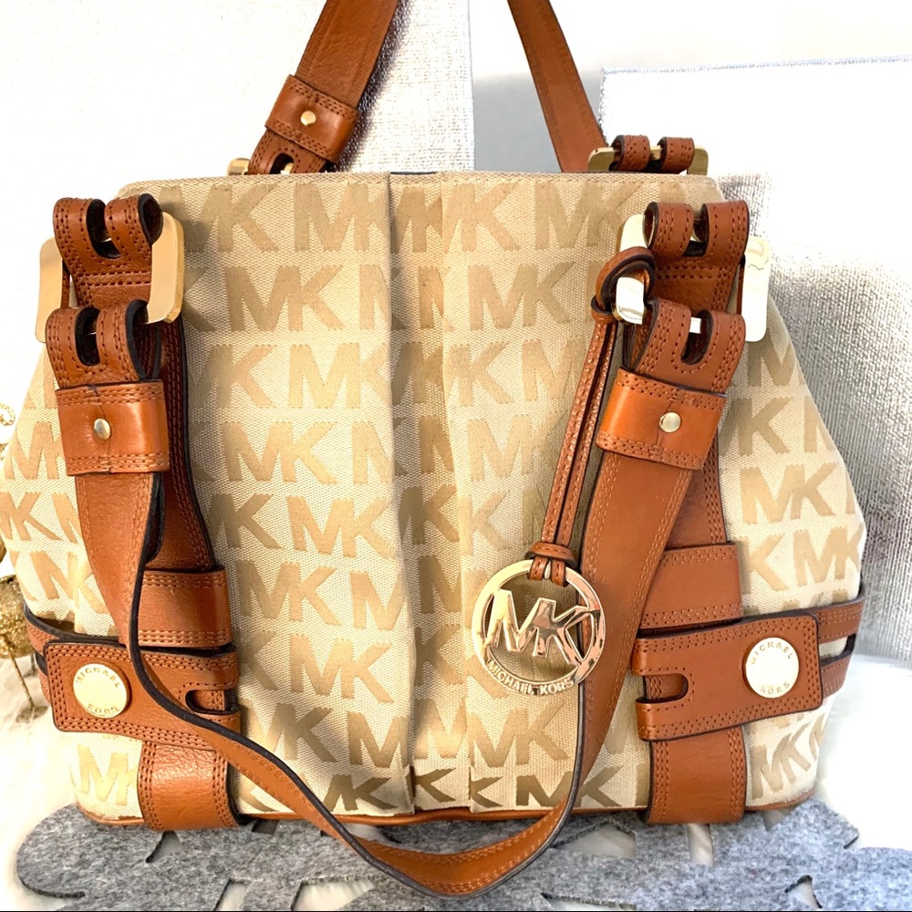 🧿Beautiful MK bag